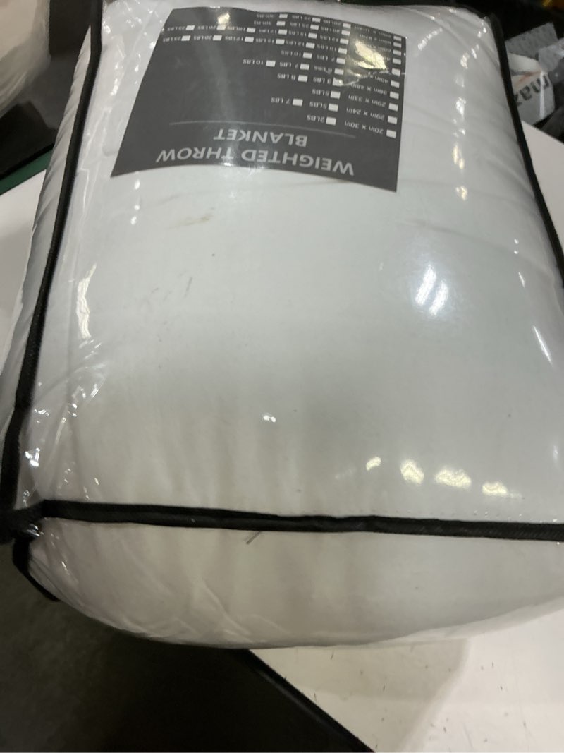 Condition photo showing Good Condition for bedsure comforter duvet insert - quilted comforters king size, all season duvet, gentlesoft down alternative bedding blanket, with 8 tabs, gifts for women/men, white, king 90 x 102 inches white king