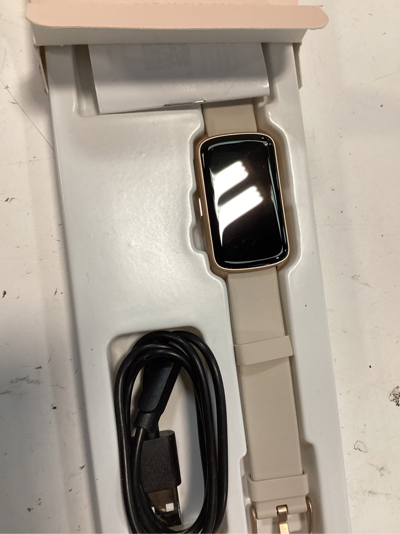 Condition photo showing Good Condition for fitness tracker, smart watch for women men with 24/7 heart rate/blood pressure/blood oxygen monitor,sleep tracker,step & calorie counter, ip68 waterproof fitness watches compatible with android&iphone white