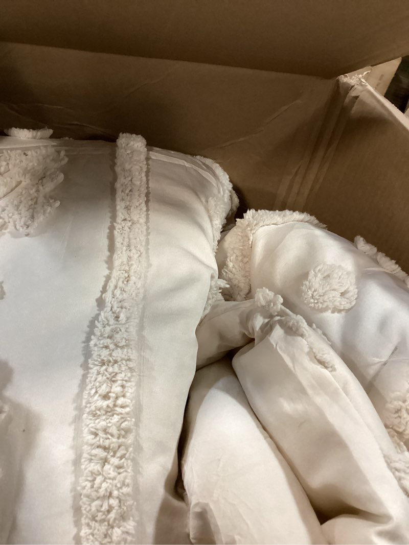 Condition photo showing As Is for Bedsure Boho Tufted Beige Comforter King Size, GentleSoft™ 3 Pieces Boho Farmhouse Decor Bedding, Exquisite Shabby Chic Bedding for All Seasons, 1 Bed Comforter, 2 Pillow Shams, 104x90 Inches King (104" x 90") 03 - Shabby Chic Beige