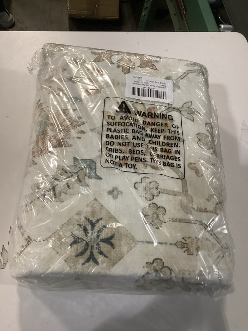 Condition photo showing New/Like New for LUMI 5x8 Washable Area Rug for Living Room, Ultra Soft Traditional Vintage Rugs Non Slip with Rubber Backing, Low Profile, High Traffic, Stain Resistant Carpets, Ideal for Bedroom, Dining Room, Indoor 5' x 8' Carefree Soul