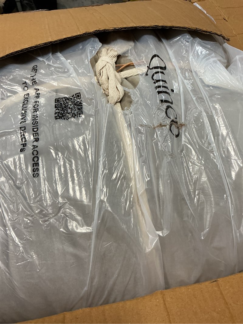 Condition photo showing New/Like New for quince cotton velvet quilt set, king/cal king, light taupe