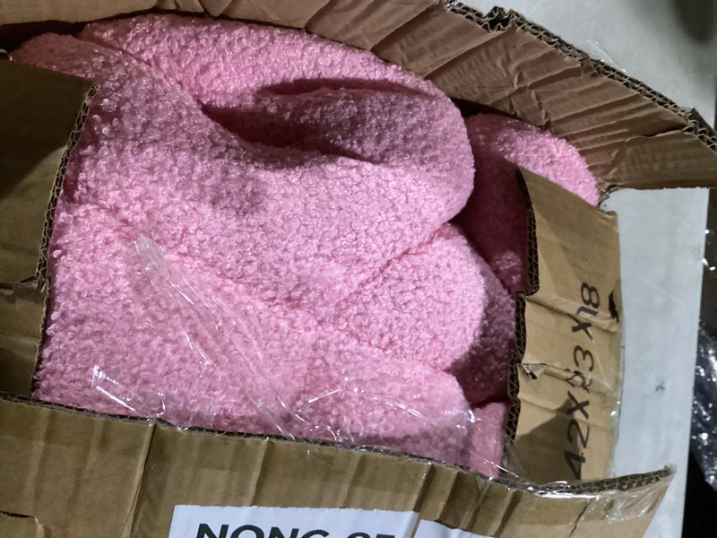 Condition photo showing Good Condition for Lanpn Valentines Day Heart Pillows 2Pcs, Heart Shaped Pillow Soft Faux Fur Throw Pillow Plush Heart Decorative Cushion for Home Couch Bed Sofa Valentine Day Decor (Red,16.5x12in/14x10.5in) 01 Red