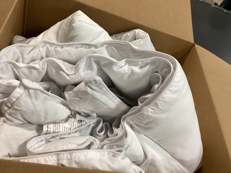 Condition photo showing Good Condition for (Similar)Utopia Bedding Comforter Duvet Insert, Quilted Comforter with Corner Tabs, Box Stitched Down Alternative Comforters Twin XL Size (White)