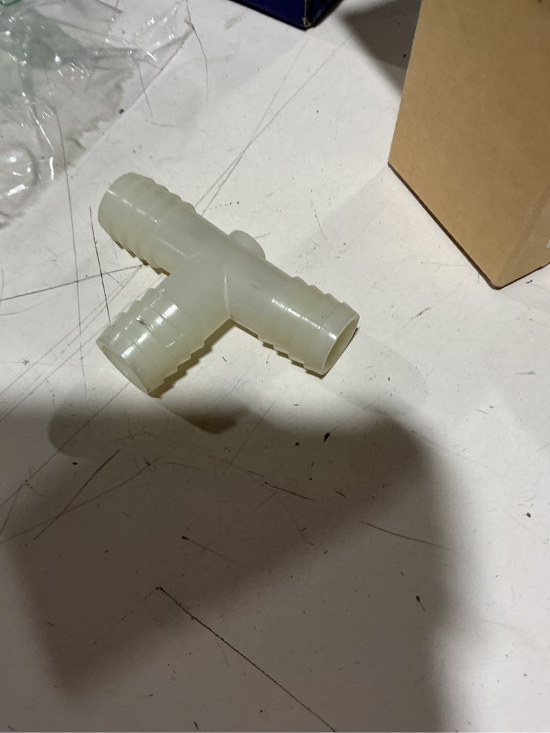 Condition photo showing Good Condition for tee nylon 1/2\"\" barb