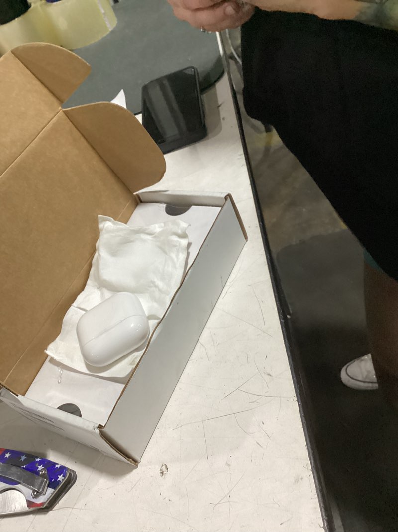 Condition photo showing Good Condition for apple airpods 4 (renewed) without active noise cancellation