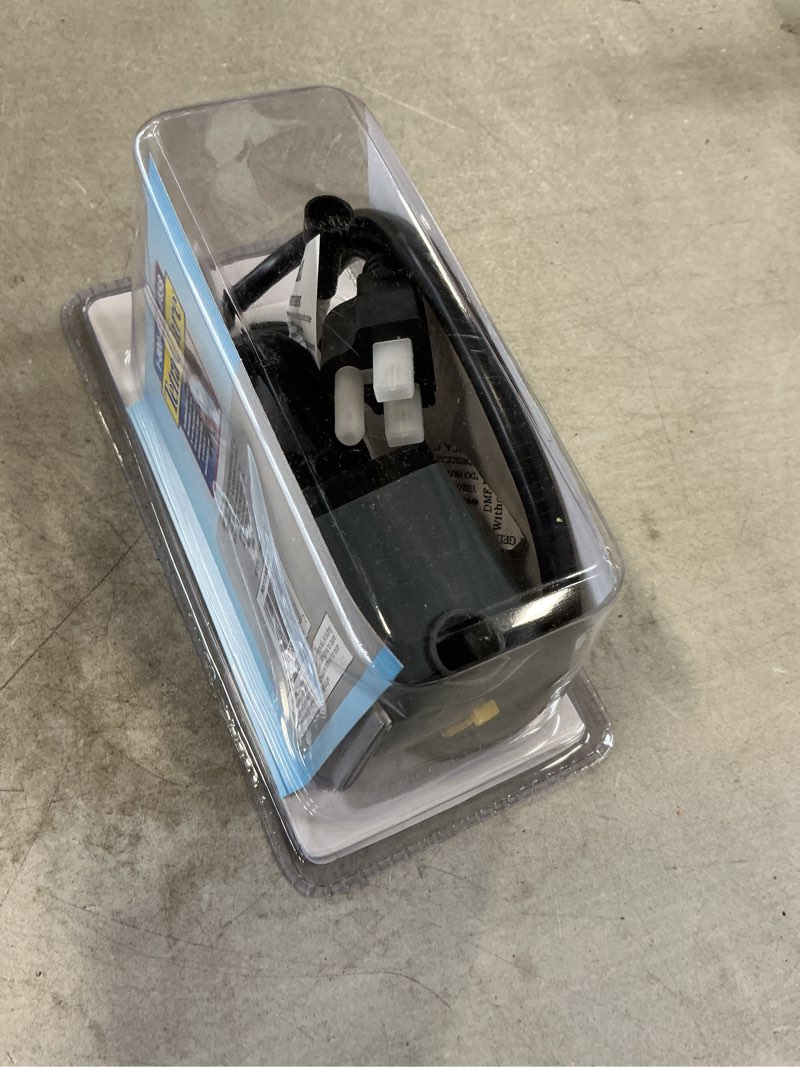 Condition photo showing New/Like New for Tetra Pond Adjustable Flow Statuary Pump 3 Adapters