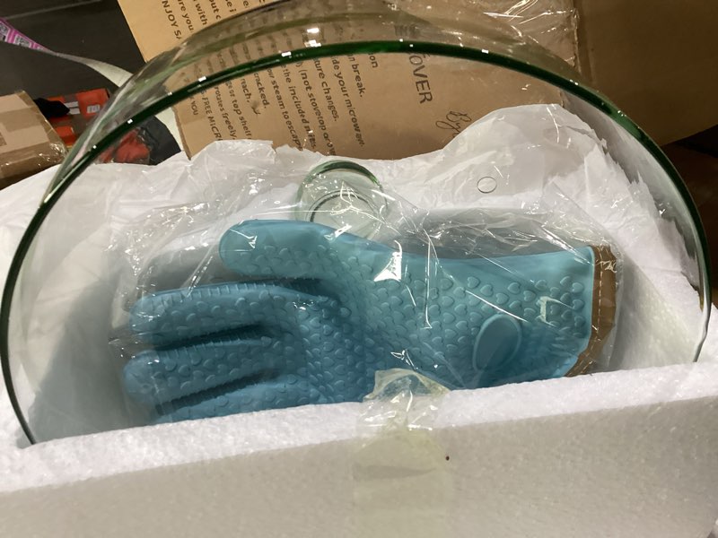 Condition photo showing Good Condition for microwave splatter cover