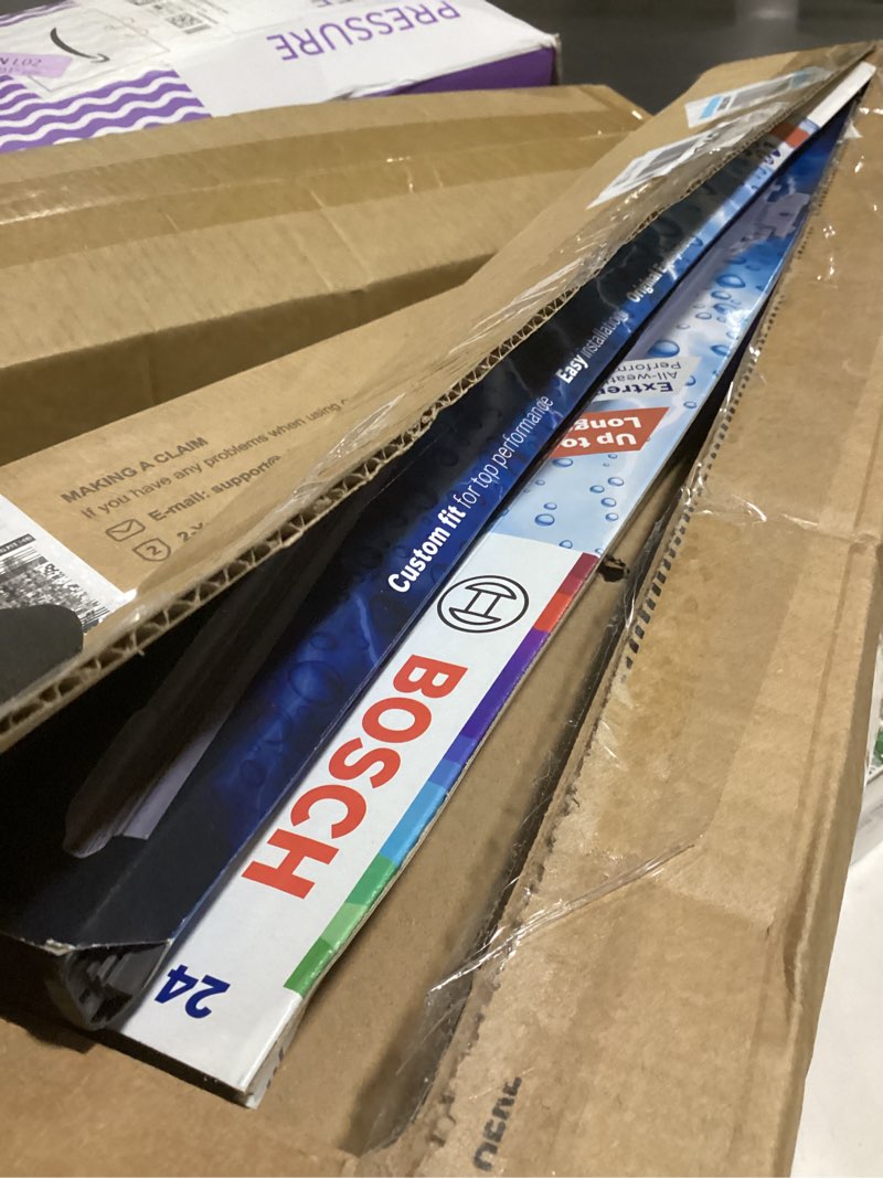 Condition photo showing Good Condition for bosch 24oe icon premium beam wiper blade; 24" - single