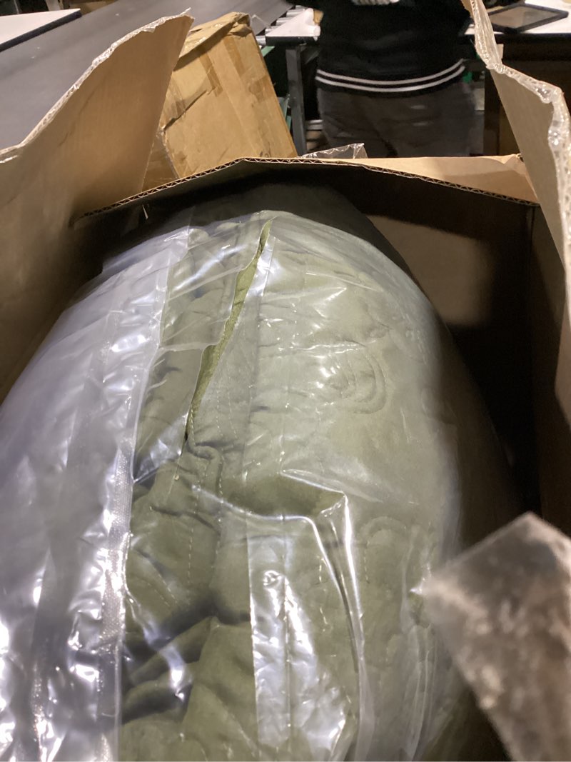 Condition photo showing As Is for evenhug oversized king quilt california king size lightweight bedding set reversible bedspread coverlets for all seasons 3 piece (olive green 120"x120") style4 olive green oversize king 120"x120"