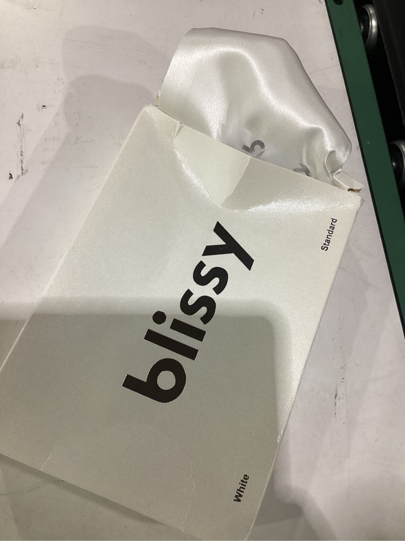 Condition photo showing Good Condition for blissy silk pillowcase - 100% pure mulberry silk - 22 momme 6a high-grade fibers - silk pillow cover for hair & skin - regular, queen & king (blissy white, standard) blissy white standard
