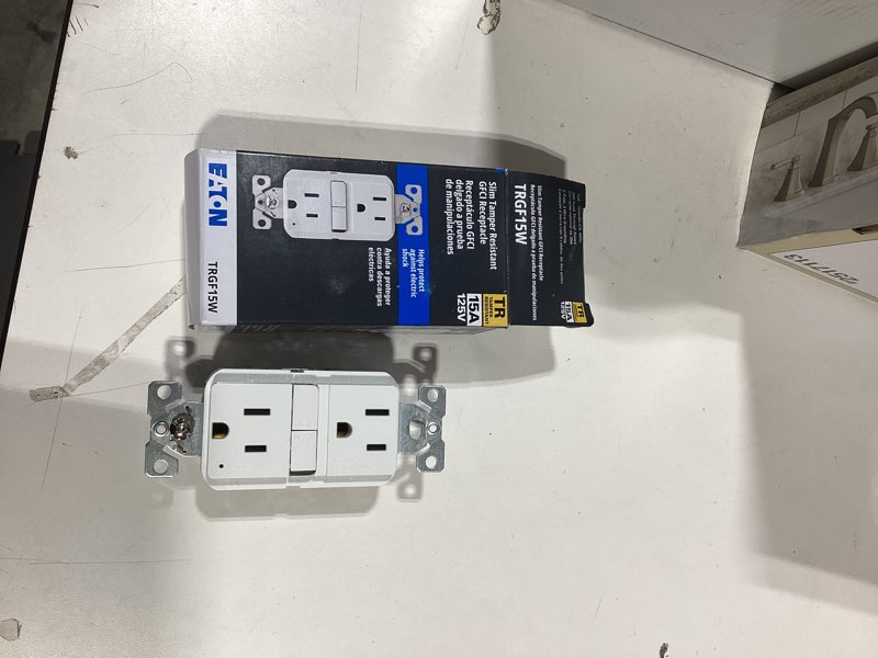 Condition photo showing Good Condition for eaton 15 -amp 125-volt tamper resistant gfci residential decorator outlet receptacles , white