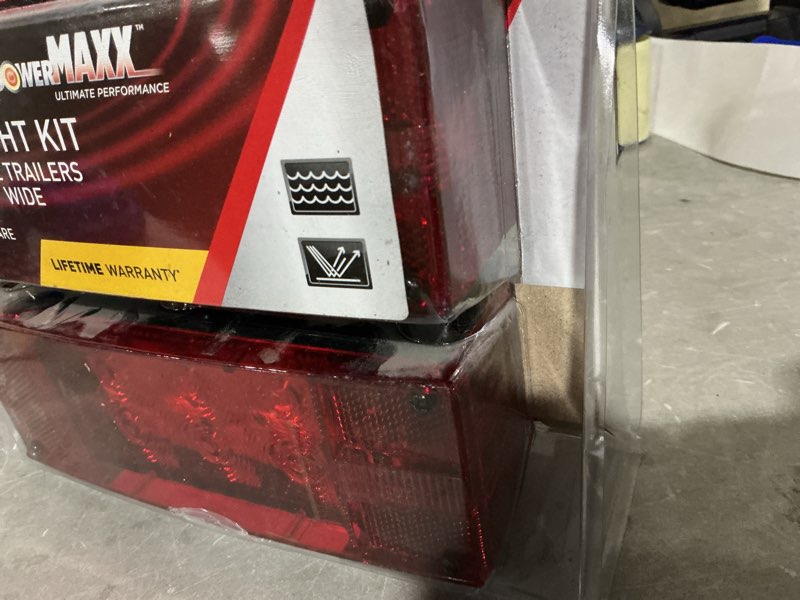 Condition photo showing Good Condition for hopkins amber/red rectangular trailer light kit
