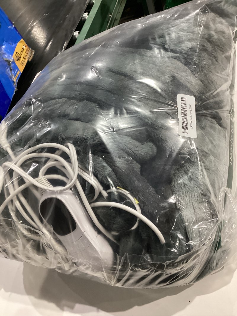 Condition photo showing Good Condition for Homemate Electric Heated Blanket Queen Size - 84"x90" Heating Blanket Queen Size Dual Control 1/2/4/6/8 Hours Auto-Off 10 Heat Level Over-Heat Protection Luxury Faux Fur Sherpa ETL Certification 04 - Black 84"x90"