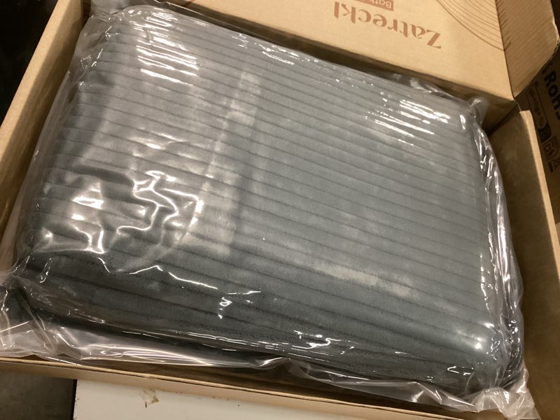 Condition photo showing New/Like New for Extra Large Bath Towels (60"x30"),Oversized Bath Towels for Adults Luxury Bath Towels Super Soft Highly Absorbent Microfibers Quick Dry Bath Sheets Large for Bathroom (Charcoal Gray, 2Piece) Charcoal Gray 2Piece(60"x30")