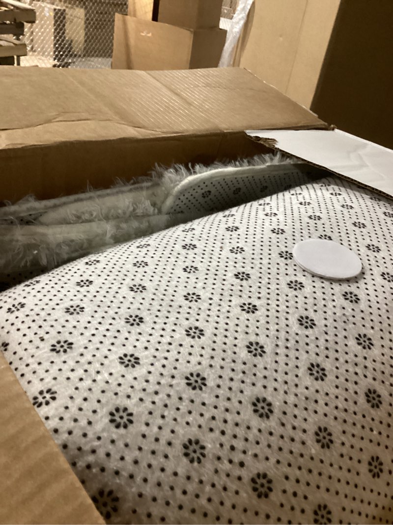 Condition photo showing Good Condition for Merelax Soft Modern Indoor Large Shaggy Rug for Livingroom Bedroom Dorm Kids Room Home Decor, Non-Slip Plush Fluffy Furry Fur Area Rugs Comfy Nursery Accent Floor Carpet 9x12 Feet, Ivory 9' x 12' (Rectangular) Ivory