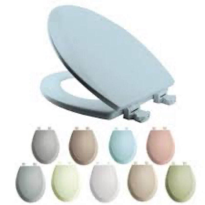 Assorted toilet seats and linds 