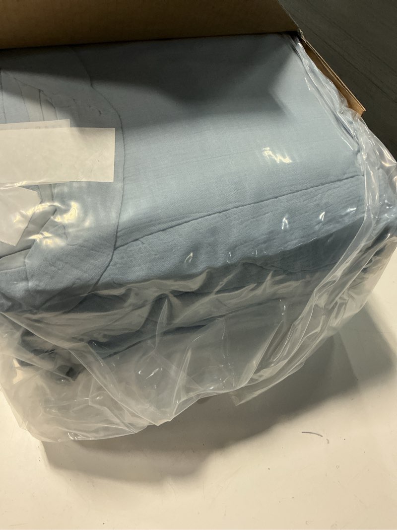 Condition photo showing New/Like New for sahsahcasa king size long-staple cotton comforter set - fluffy, breathable comforter, down alternative, 104" 90", 3pcs, grayish blue king(104"x90") grayish blue
