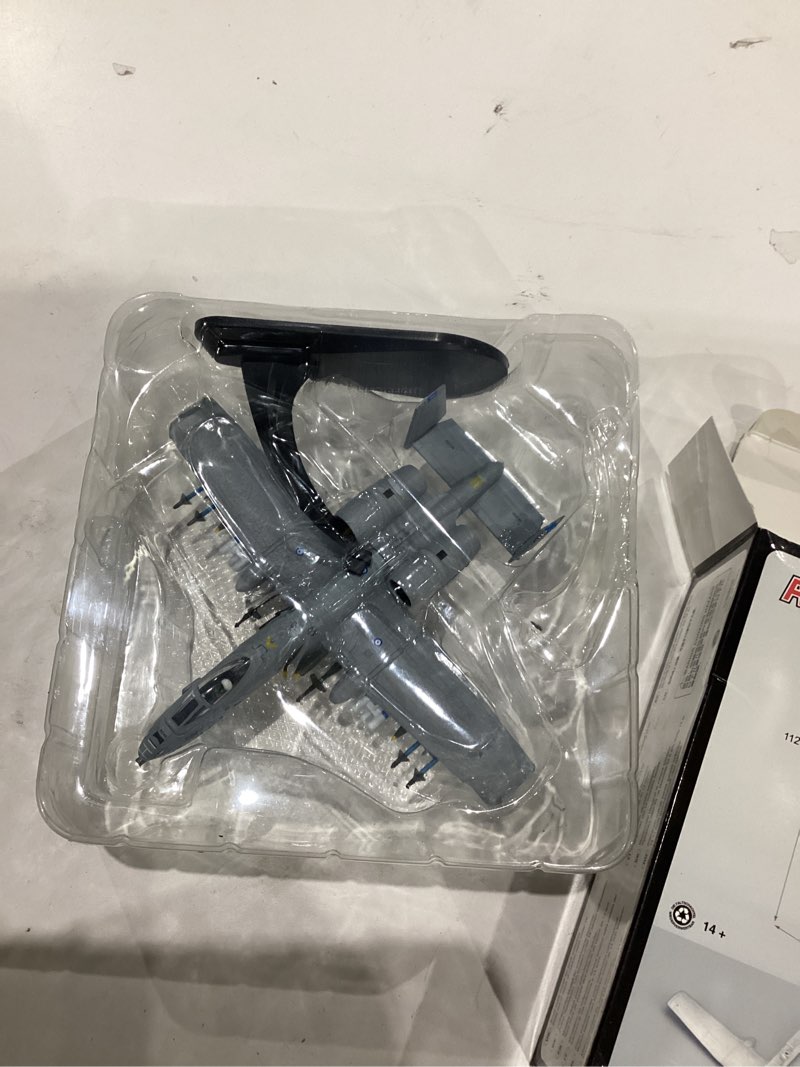 HANGHANG 1/100 A-10 Thunderbolt II Warthog Attack Plane?Painted Version? Metal Fighter Military Mode