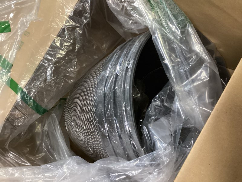 Condition photo showing Good Condition for Quarut 15 Inch 4 Pack Large Plant Pots, Plastic Flower Pot for Indoor & Outdoor with Drainage Holes & Saucer, Circle Pattern Planters Garden Pots for Herbs Black Copper 15 inch-4 pack