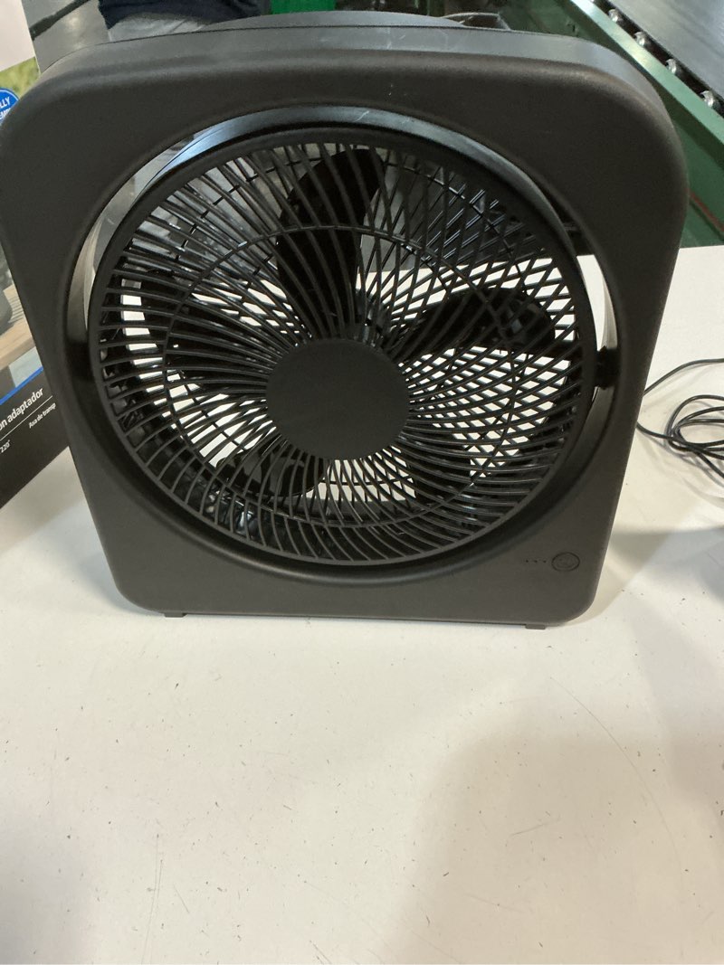 Condition photo showing Good Condition for mainstays 9" portable fan black