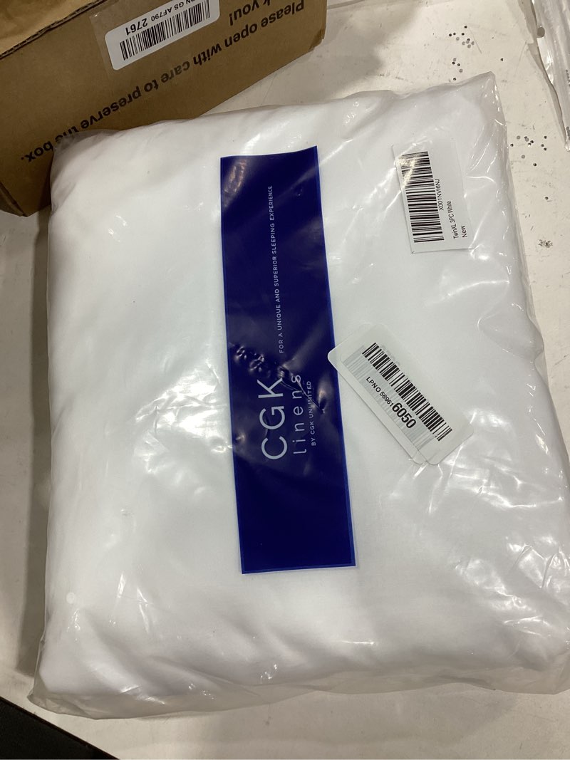 Condition photo showing Good Condition for twin xl size 3 piece sheet set - comfy breathable & cooling sheets - hotel luxury bed sheets for women & men - deep pockets, easy-fit, extra soft & wrinkle free sheets - white oeko-tex bed sheet set 01 - white twin xl