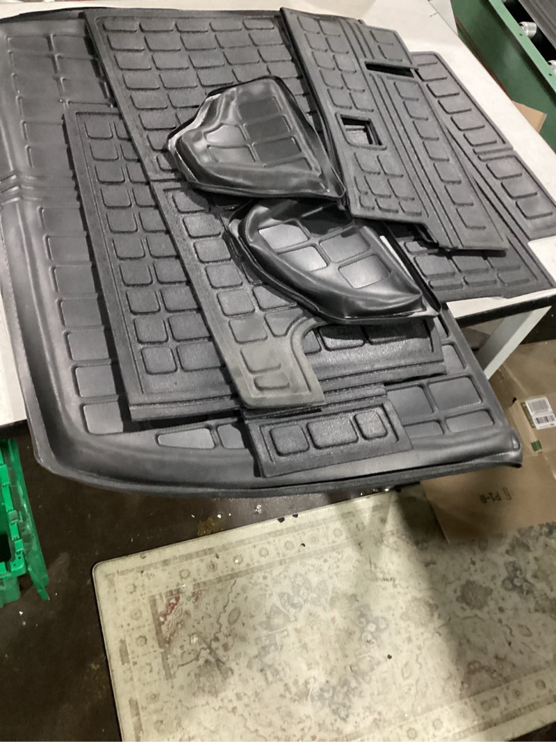 Condition photo showing Good Condition for rongtaod cargo mats compatible with 2017-2022 honda crv trunk mat all-weather cargo liner rear back seat cover protector for cr-v accessories (fit fuel crv,trunk mat + backrest mats)