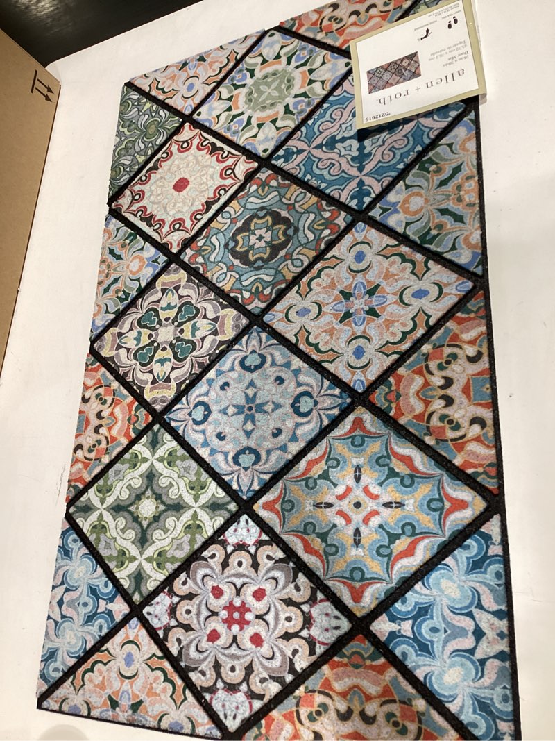 Condition photo showing Good Condition for allen + roth 1-1/2-ft x 2-1/2-ft multiple colors/finishes polyester rectangular outdoor decorative door mat
