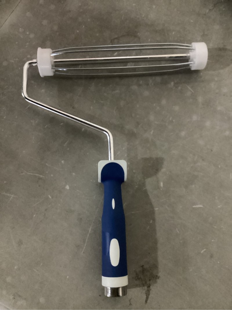Condition photo showing As Is for project source 9-in metal standard paint roller frame