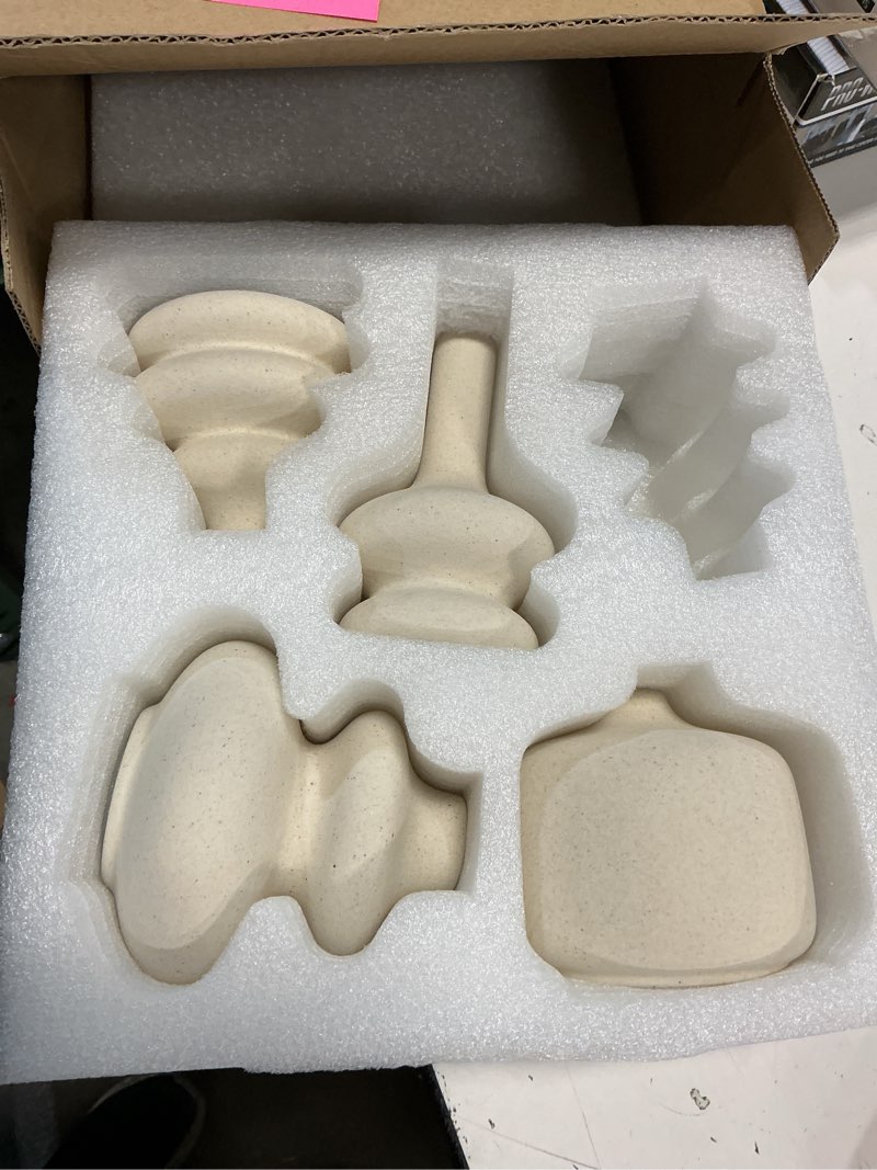 Condition photo showing Good Condition for JOJUNO White Bud Vases, Small Ceramic Vase Set of 4 Mini Pottery Vases for Flowers, Decorative Vases for Home Modern Decor, Boho Decor, Chic Vases for Living Room Dining Table Shelves