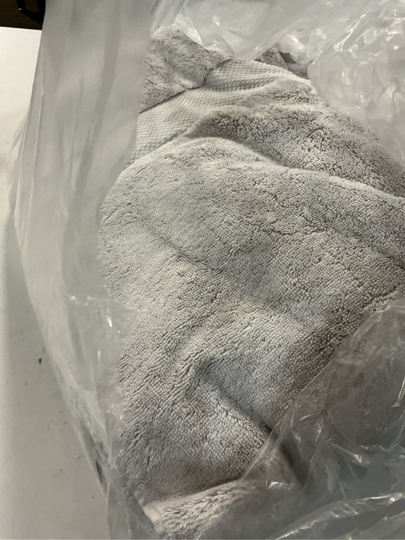 Condition photo showing Good Condition for turkish ultra plush bath sheet (set of 2), one size, silver