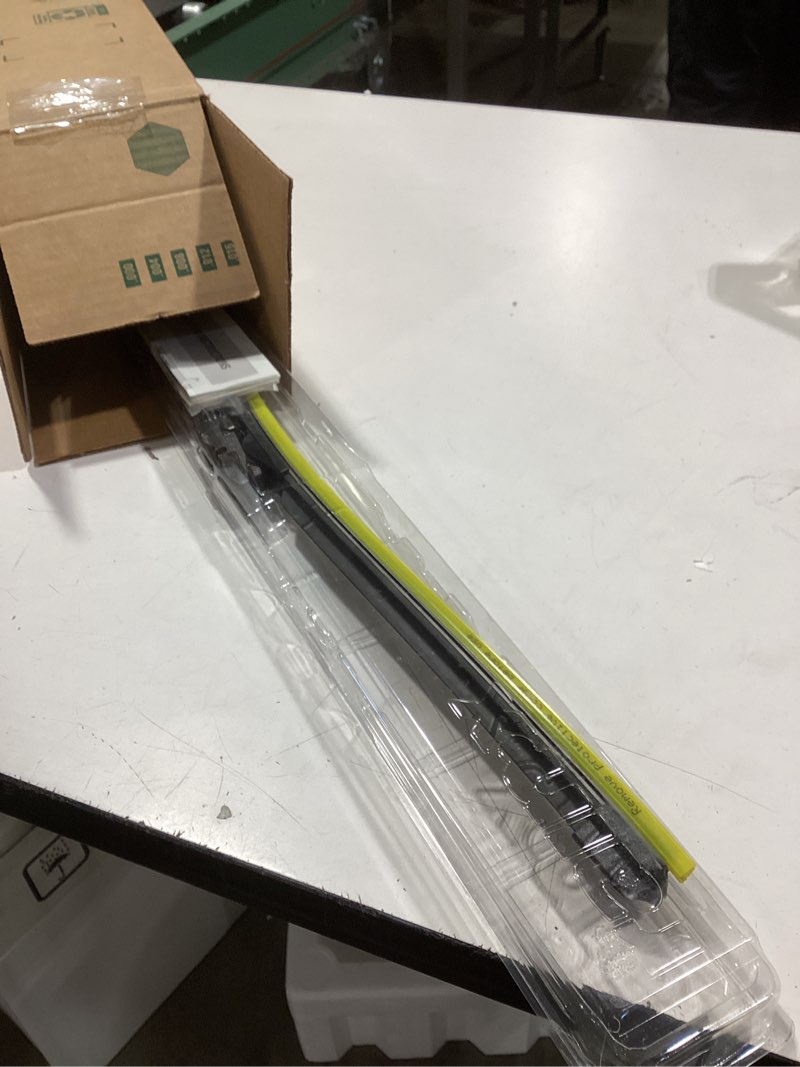 Condition photo showing Good Condition for Rain-X Silicone AdvantEdge Wiper Blade 22" Windshield Wiper Blades Replacement, All-Weather Performance Lasts 2X Longer, Premium Beam, Installock Adapter for Easy Fit (Pack of 1) 22" Silicone AdvantEdge