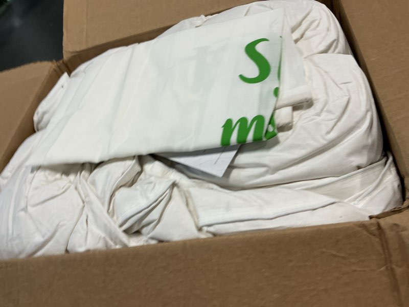 Condition photo showing Good Condition for APSMILE Oversized King Luxury 100% Organic Cotton All Season Down Feather Fibers Comforter, High Fill-Power Medium Warmth Duvet Insert (120x98, Ivory White) Oversized King Ivory White / Medium Warmth