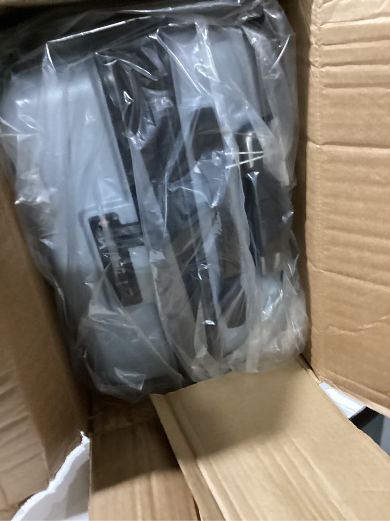 Condition photo showing Good Condition for Samsonite Omni 2 PRO Hardside Expandable Luggage with Spinners, Arctic Silver, Carry-on Pro Carry-on Spinner Artic Silver