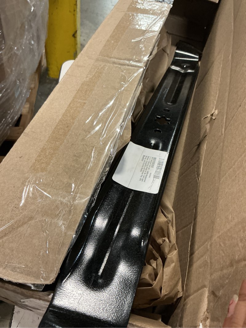 Condition photo showing Good Condition for mtd genuine parts 942-04385 replacement 3-in-1 mulching blades for 30-inch lawn mowers, compatible with various troy-bilt, murray, and columbia models