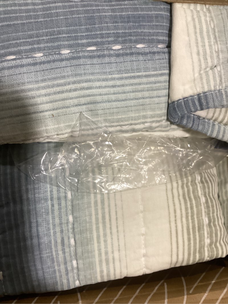 Condition photo showing Good Condition for tommy bahama - king size quilt set, 100% soft cotton & coastal inspired bedding for year round comfort, 3 piece bed set with matching pillowcases (prima island stripe blue) king prima island stripe blue