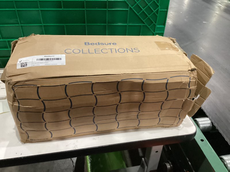 Condition photo showing New/Like New for Bedsure GentleSoft Sherpa Fluffy Blanket King Size for Bed - Fleece Warm and Cozy for Women Gift, Plush & Fuzzy Faux Christmas Fur Blanket for Couch, Sofa Decor, Tie Dye Design, Brown, 108x90 Inches 02 - Brown King (108" x 90")