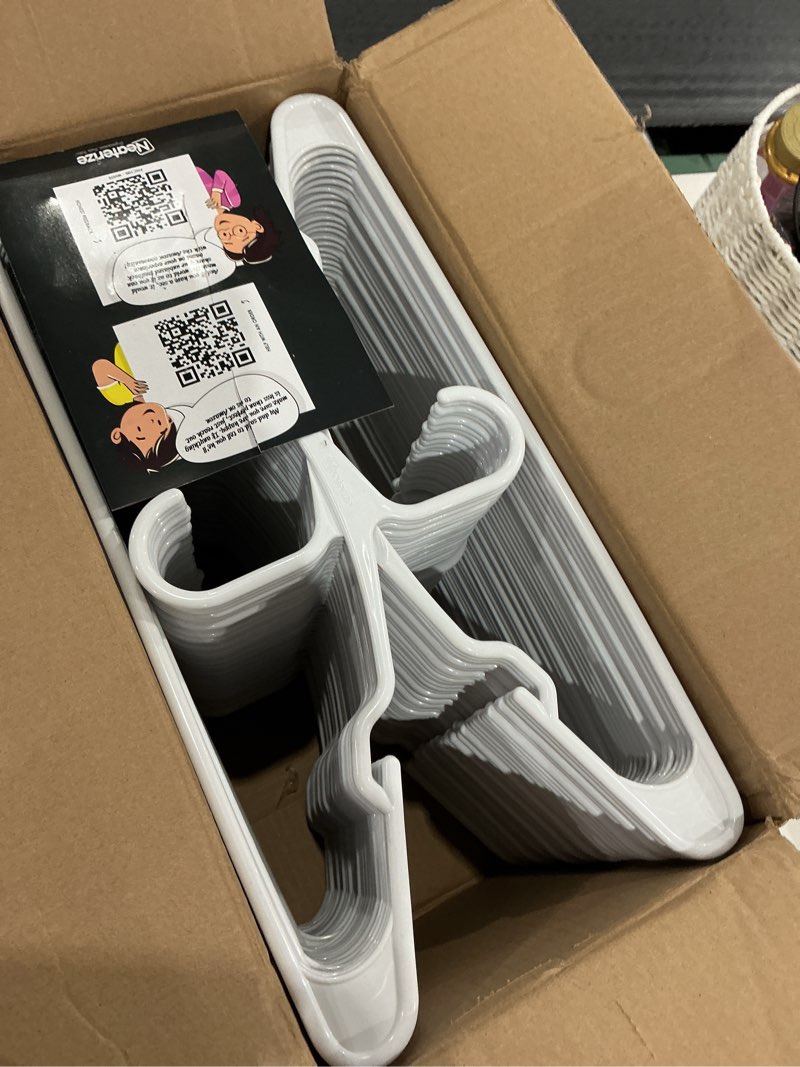 Condition photo showing Good Condition for neaterize clothes hangers plastic 100 pack for adults - plastic hangers, the perfect coat hanger and space saving clothes hangers for closet, percheros ganchos para colgar ropa hangars - white hangers white 100