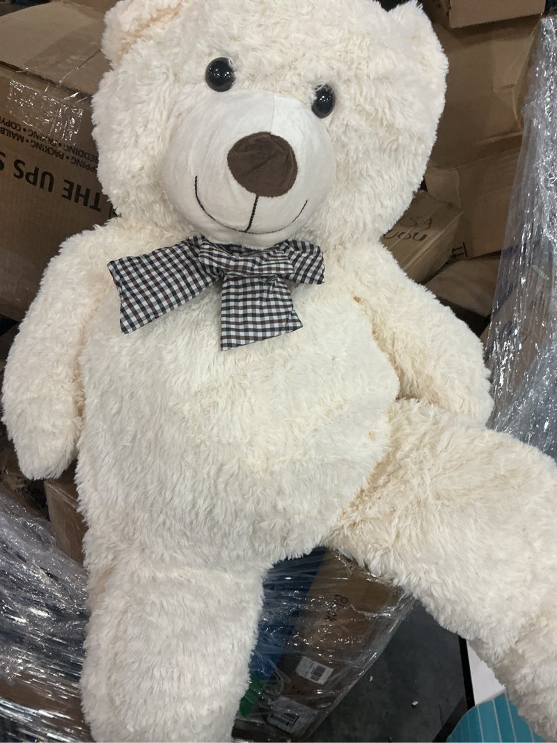 Condition photo showing Good Condition for Poutmac Big Teddy Bear 4Ft Giant White Soft Stuffed Animals Cute Plush Toy for Girlfriend Women Kids for Valentine's Christmas Birthday White 47 inches