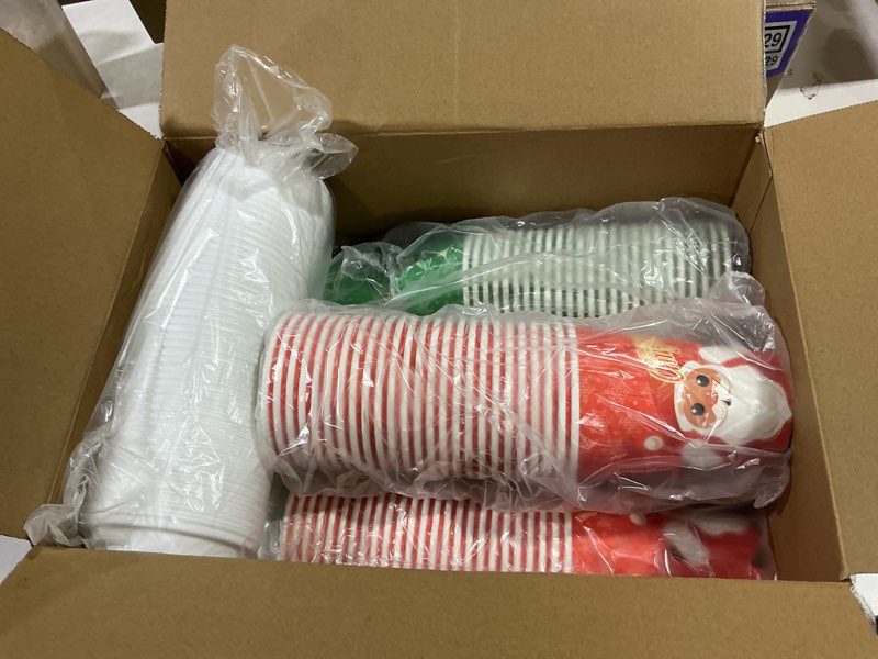 Condition photo showing Good Condition for Charmount 100Pcs 12 Oz Christmas Disposable Paper Coffee Cups with Lids, To Go Coffee Cups for Hot Chocolate, Cocoa, Hot Tea, Drinks and Christmas Party and Coffee Bars Decoration Supplies 12oz-Christmas
