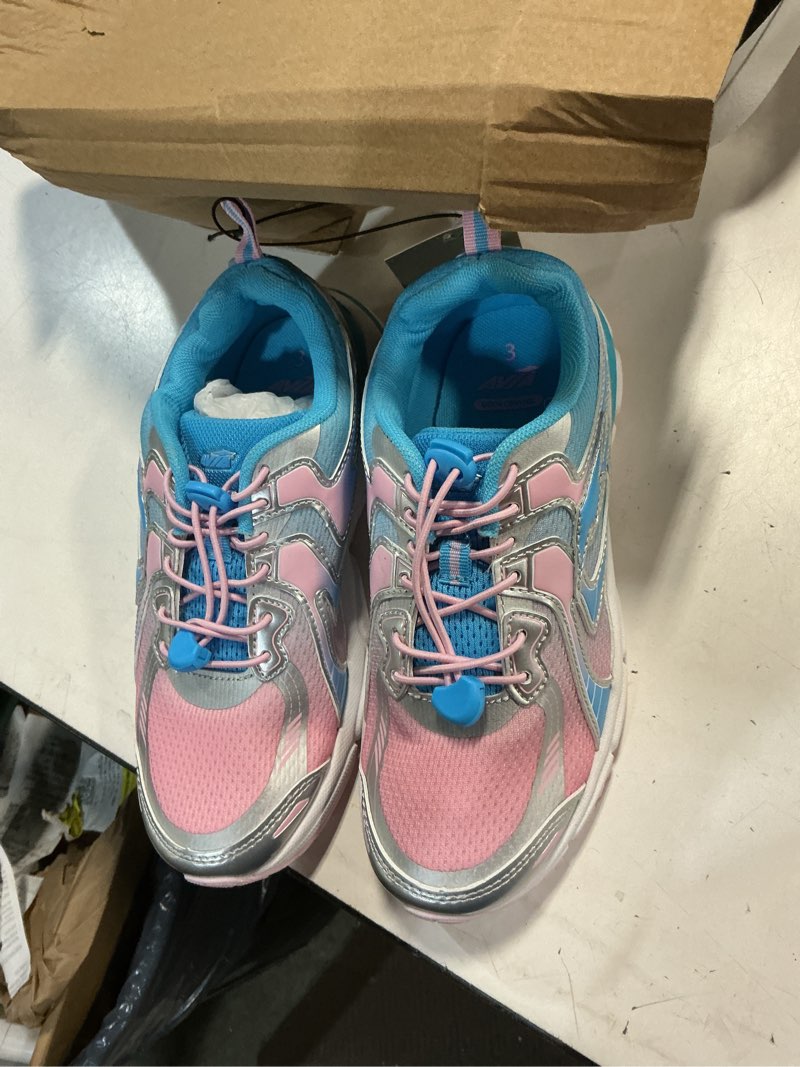 Condition photo showing New/Like New for ((size 3))avia little and big kids bungee athletic sneakers