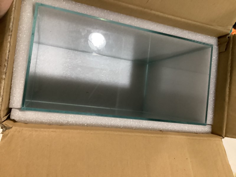 Condition photo showing New/Like New for vimvins 3 gallon glass fish tank, easy to maintain small aquarium for betta/goldfish/snails/shrimp and aquatic planting.