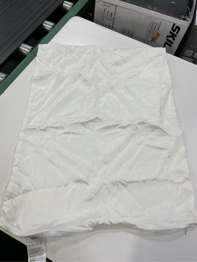 Condition photo showing Good Condition for 100% mulberry silk pillowcase, standard, ivory