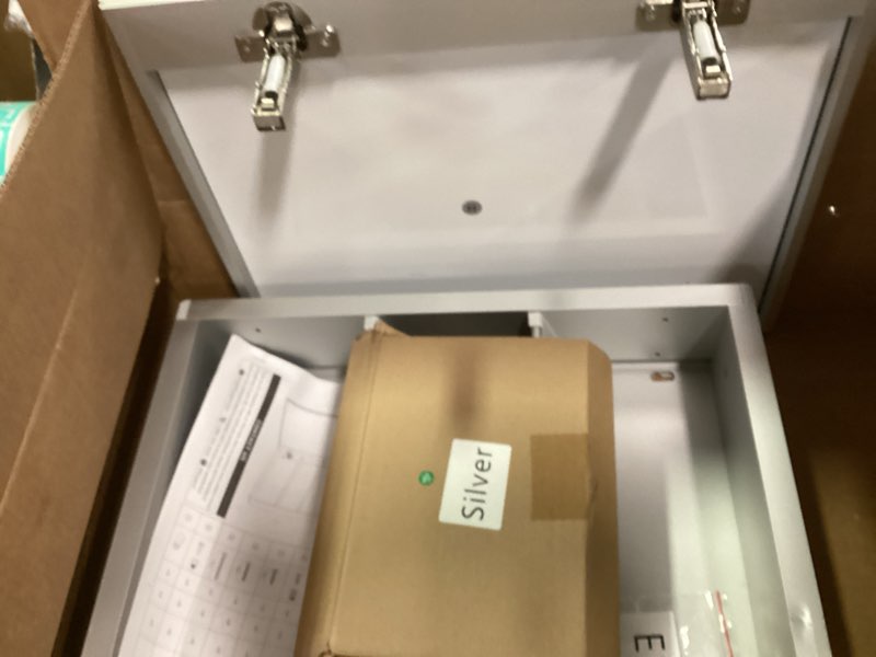 https://lotting-media.assets.bidfta.com/lotting_cfe9ef6f-6d0c-45a1-b542-fd0c870b5212