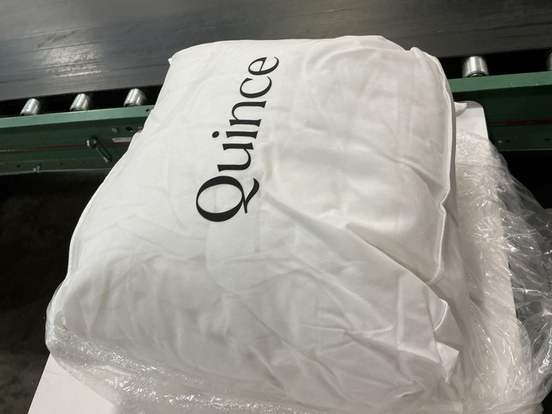 Condition photo showing Good Condition for all-season premium down alternative comforter, king/cal king, white
