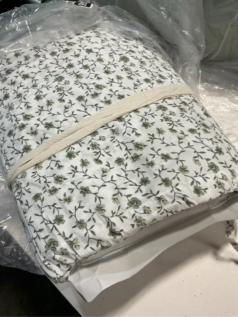 Condition photo showing Good Condition for classic organic percale floral duvet cover set, king/cal king, green florette
