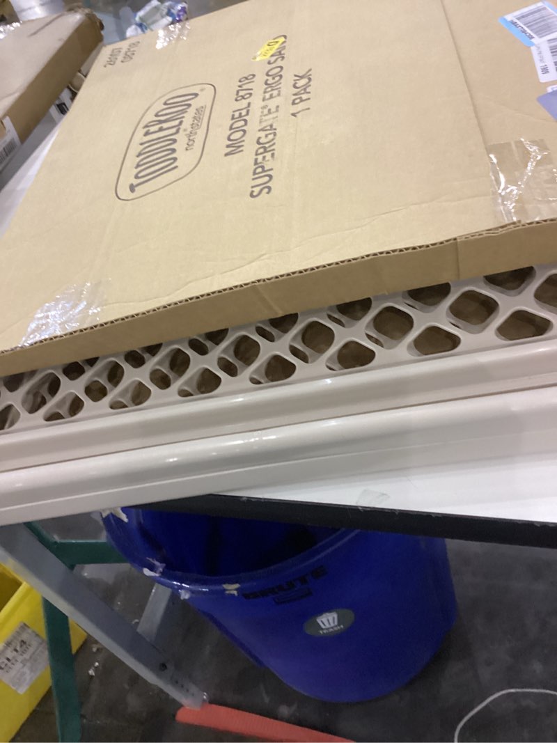Condition photo showing Good Condition for Toddleroo by North States 42” Wide Supergate Ergo Baby Gate, Made in USA: For Doorways or stairways. Includes Wall Cups. Pressure or Hardware Mount. 26” - 42” Wide (26" Tall, Sand) (B01HG7E5R8)