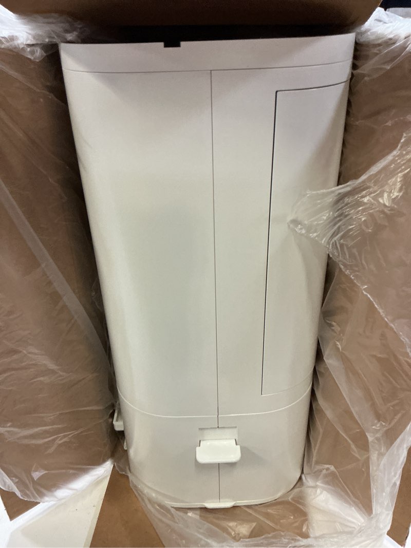 Condition photo showing Good Condition for litter zero premium cat litter disposal system, white, smart waste management bin with standard refill, 7-layer odor lock technology, made in korea (1) base set