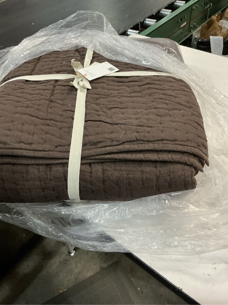 Condition photo showing Good Condition for european linen cotton stitch quilt, king/cal king, espresso