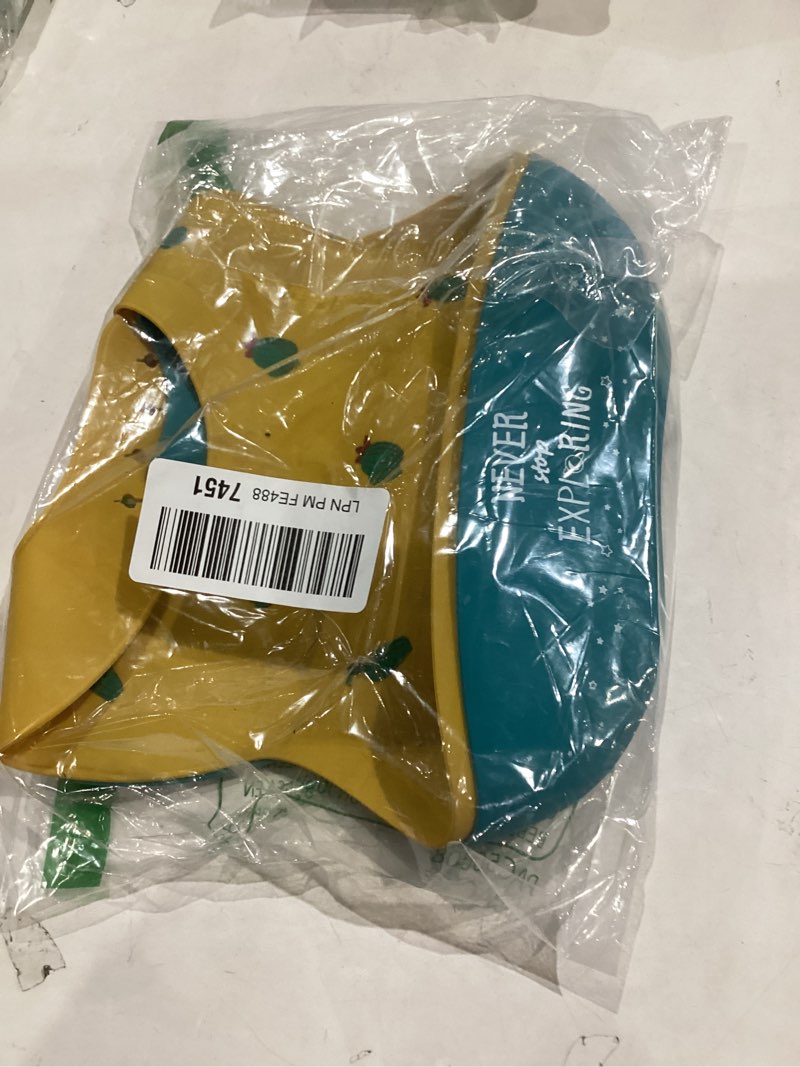 Condition photo showing Good Condition for Moonkie Silicone Baby Bibs Set of 2, BPA Free Waterproof Baby Bibs for Eating, Soft Adjustable Silicone Bibs for Babies 6-12 Months, Toddler Bibs with Large Pocket Food Catcher (Teal/Kodak)