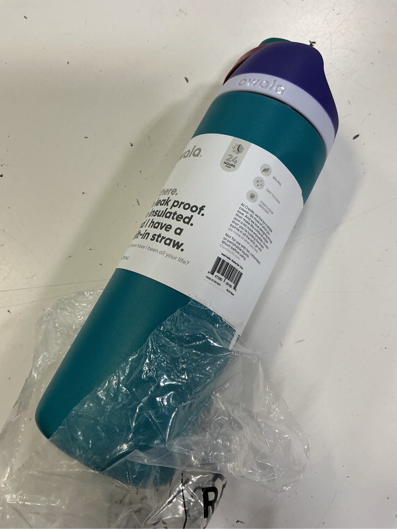 Condition photo showing Good Condition for owala freesip stainless steel water bottle 24 oz 80s ski slopes 80s ski slopes 24 ounces